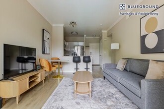 700 Agnew Rd in Santa Clara, CA - Foto de edificio - Building Photo