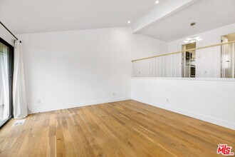 13107 Mindanao Wy in Marina Del Rey, CA - Building Photo - Building Photo