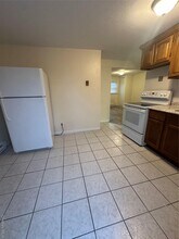 1 Huron Dr in Bay Shore, NY - Building Photo - Building Photo