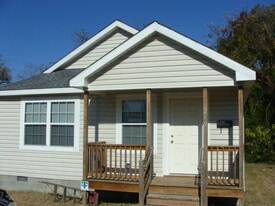 219 Kentucky Ave Petersburg, VA 23803