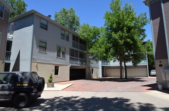 Elder Square Apartments in Boulder, CO - Foto de edificio - Building Photo