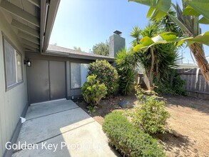 1403 Denise Cir in Oceanside, CA - Building Photo - Building Photo