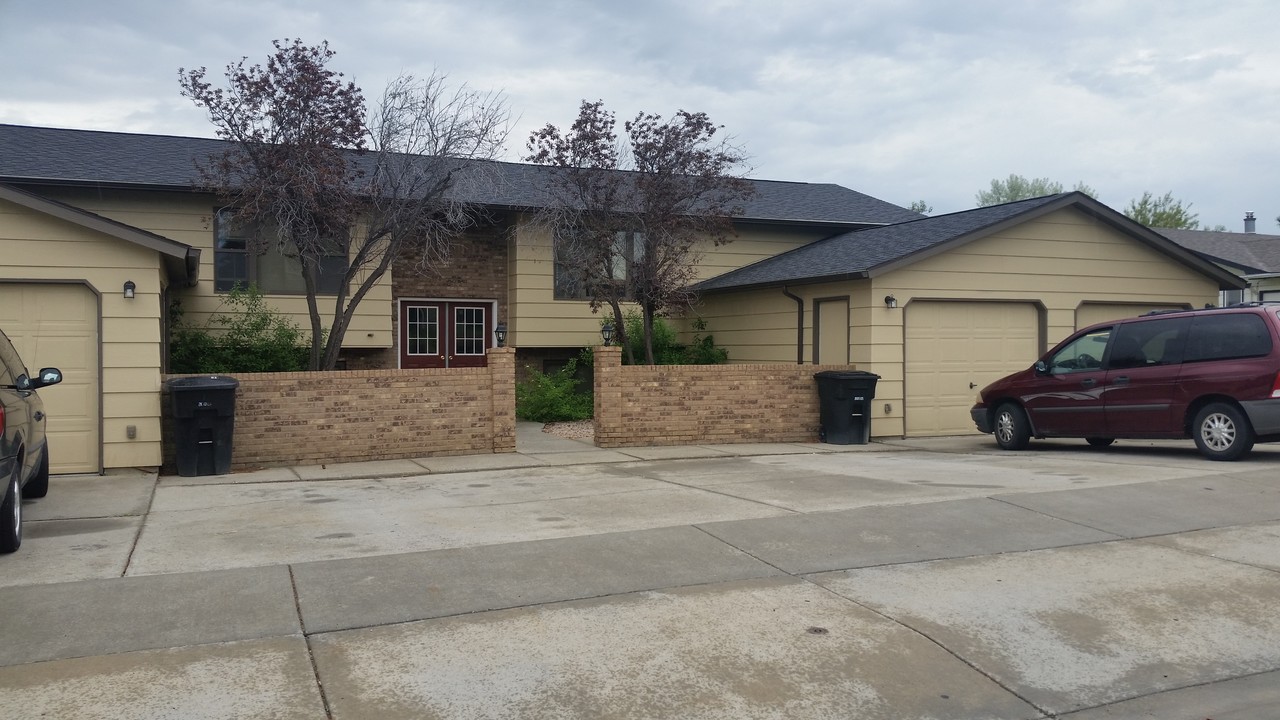 631 Oakmont Rd, Unit 2 in Billings, MT - Foto de edificio