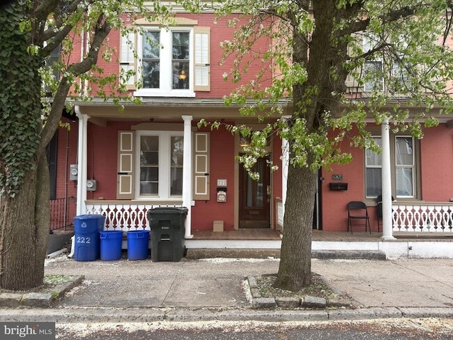 property at 222 W Union St