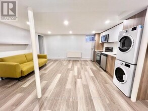 545 Palmerston Blvd in Toronto, ON - Building Photo - Building Photo