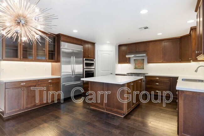 601 Powell Pl in Newport Beach, CA - Building Photo - Building Photo