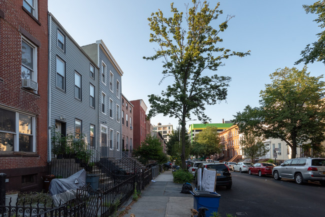 108 Ryerson Street in Brooklyn, NY - Building Photo - Other