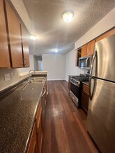 5707 Spring Meadow Rd, Unit B in Austin, TX - Building Photo - Building Photo