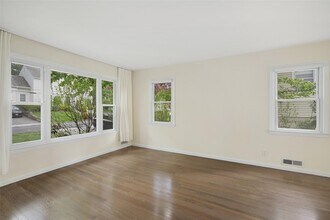 85 Ewart St in Scarsdale, NY - Building Photo - Building Photo