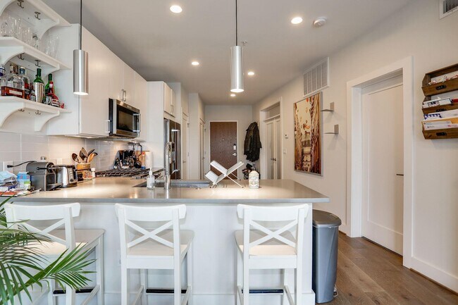 property at 2337 Champlain St NW