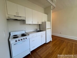 17 Fairbanks St, Unit 33 in Brookline, MA - Building Photo - Building Photo