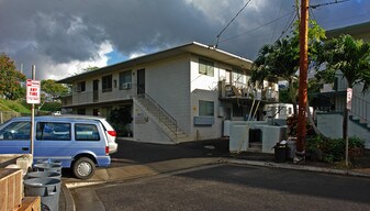 2704 Kolo Pl in Honolulu, HI - Building Photo