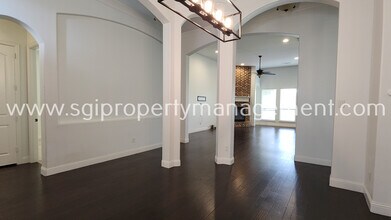 406 Running Bear Ct in Euless, TX - Building Photo - Building Photo
