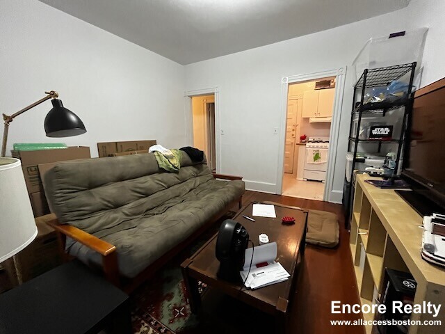 139 Oxford St, Unit 12 in Cambridge, MA - Foto de edificio - Building Photo