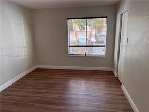 10521 SW 158th Ct in Miami, FL - Building Photo - Building Photo