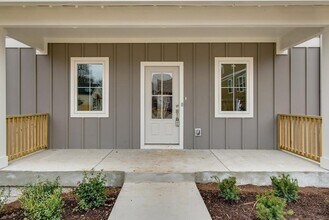 942B Strouse Avenue Unit B in Nashville, TN - Building Photo - Building Photo