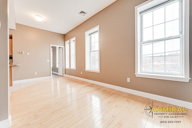 282 Central Ave in Dover, NH - Foto de edificio - Building Photo