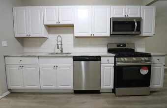 5202 N Rockwell Ave in Bethany, OK - Foto de edificio - Building Photo