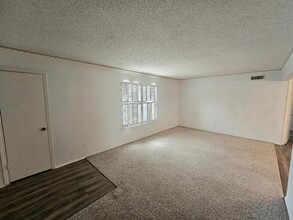 5825 Birchbrook Dr in Dallas, TX - Building Photo - Building Photo