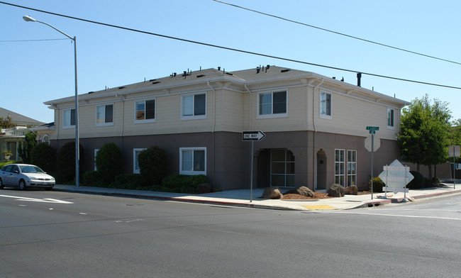 202 E Lake Ave in Watsonville, CA - Building Photo - Building Photo