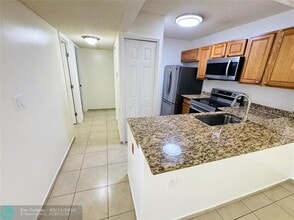 1162 Lake Terry Dr in West Palm Beach, FL - Building Photo - Building Photo