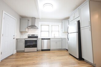 31 Graham St in Quincy, MA - Building Photo - Building Photo