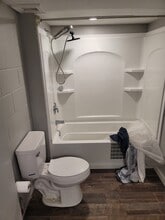 327 S Hocker Ave, Unit Unit R in Independence, MO - Building Photo - Building Photo