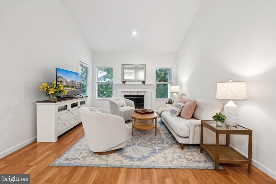 13085 Autumn Woods Way, Unit 305 in Fairfax, VA - Building Photo