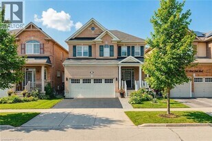 55 W Oak Trl in Kitchener, ON - Building Photo