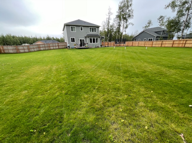 8826 E Wolf Crk Rd in Wasilla, AK - Building Photo - Building Photo