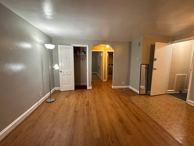 1335 E Sedgwick St, Unit 2 in Philadelphia, PA - Foto de edificio - Building Photo