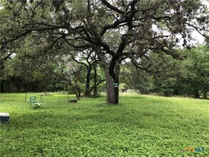402 Deerwood Dr in San Marcos, TX - Building Photo - Building Photo