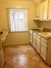 12125 Valleyheart Dr, Unit 12125.5 in Los Angeles, CA - Building Photo - Building Photo