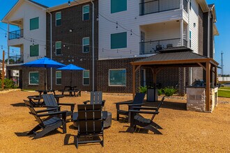 The Residences at Toler in Longview, TX - Foto de edificio - Building Photo