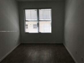 1611 Meridian Ave in Miami Beach, FL - Building Photo - Building Photo
