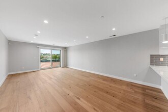30 Hermosa Ave in Millbrae, CA - Building Photo - Building Photo