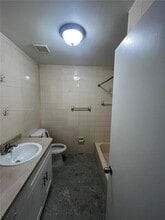 1650 W 44th Pl in Hialeah, FL - Building Photo - Building Photo