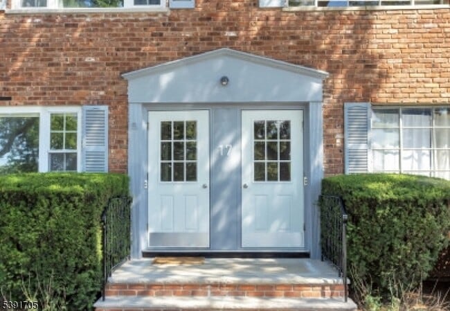 property at 17 Wedgewood Dr