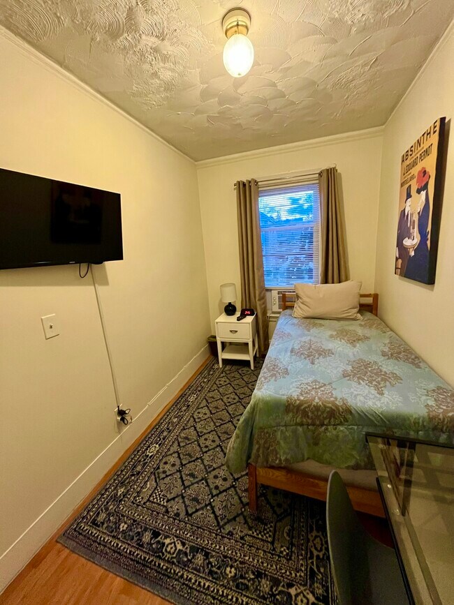 40 Forest St, Unit 2 in Boston, MA - Building Photo - Building Photo
