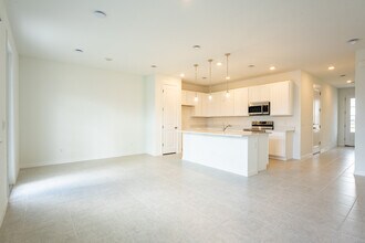1038 Plantation Ln in Davenport, FL - Building Photo - Building Photo