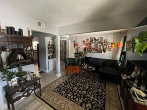 1009 NE Lowry Ave in Minneapolis, MN - Building Photo - Building Photo