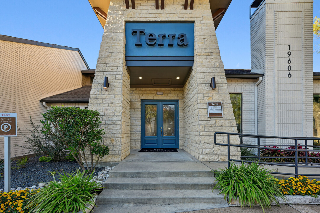 Terra At Park Row in Houston, TX - Building Photo