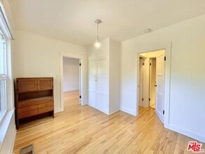 6853 1/2 W Alta Loma Terrace in Los Angeles, CA - Building Photo - Building Photo