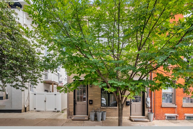 1215 N Hancock St, Unit B in Philadelphia, PA - Building Photo - Building Photo