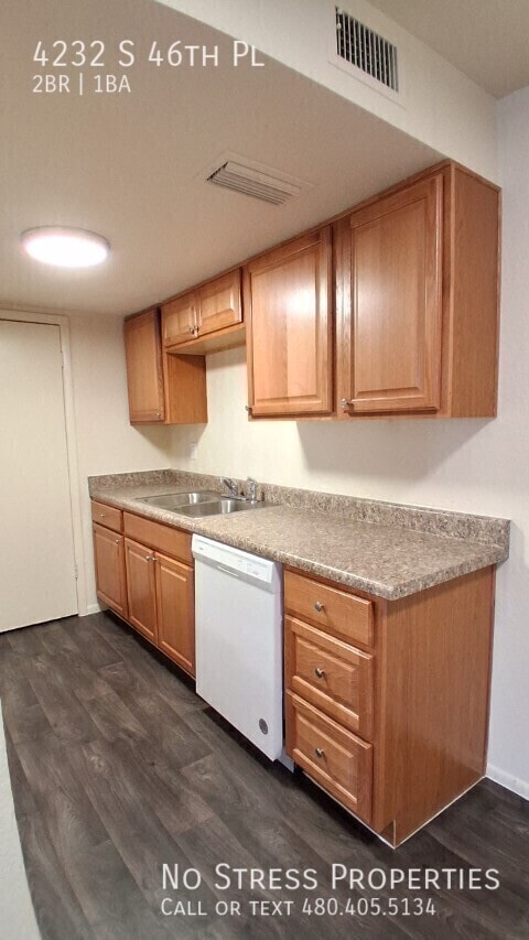 4232 S 46th Pl in Phoenix, AZ - Building Photo - Building Photo