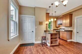 56 Warren Ave in Woburn, MA - Building Photo - Building Photo