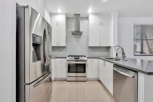 3020 NW 125th Ave in Sunrise, FL - Building Photo