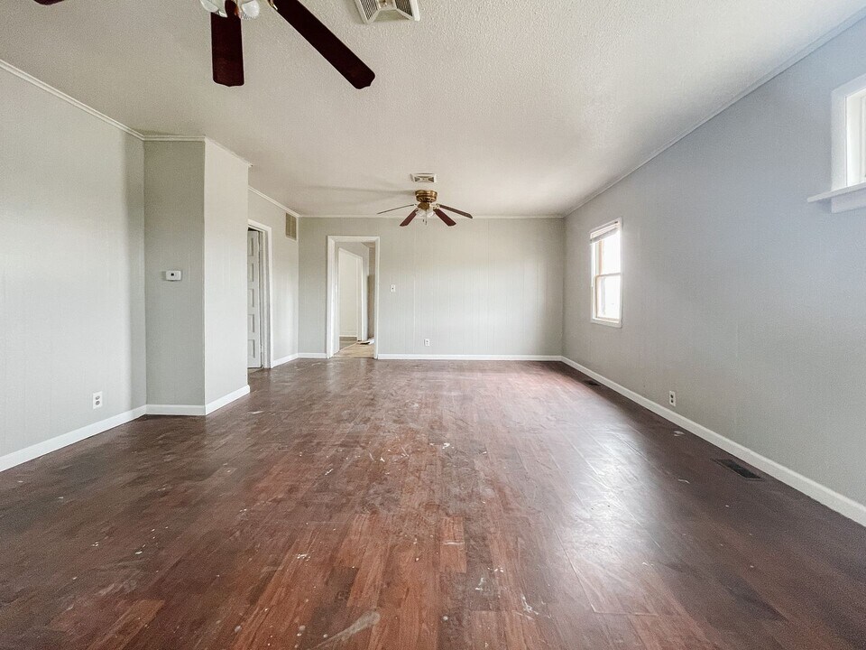 925 W Willard St in Muncie, IN - Building Photo