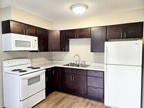 400 Admiral Ave-Unit -#400-1 in Portage, MI - Building Photo - Building Photo