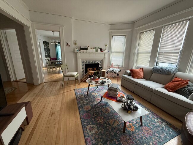 95 Prescott St, Unit 84-1 in Cambridge, MA - Foto de edificio - Building Photo
